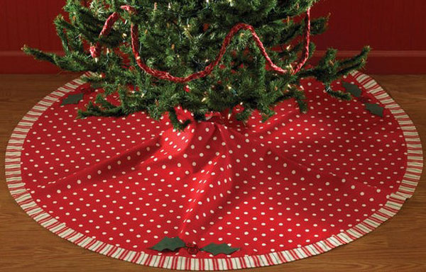 Holly Dots Tree Skirt, by Park Designs