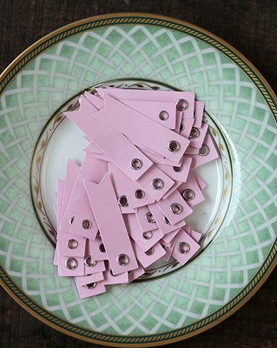 Eyelet Tags in Pink (50 pack)