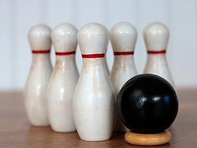 Traditional Tabletop Bowling Set