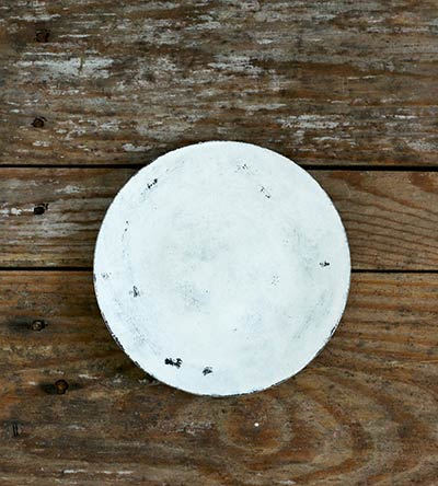 Distressed 6 inch Candle Plate - White