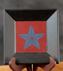 The Hearthside Collection Barn Star Plate - Blue Star, Red Background