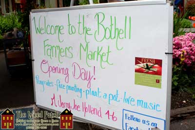 Bothell Farmers Market in Country Village Shops