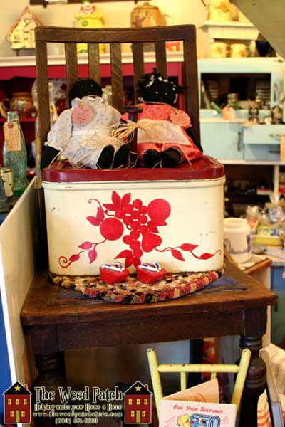 Rust N' Roses Antiques in Bothell's Country Village