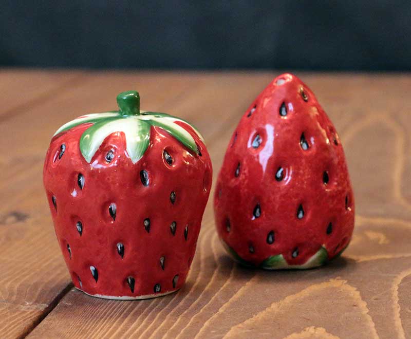 Strawberry Salt and Pepper Shaker Set - The Weed Patch