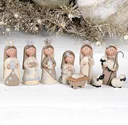 Cream & White Nativity Set (9 pieces)