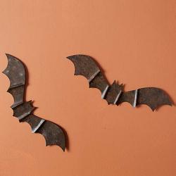 Rustic Metal Bat Wall Hanger