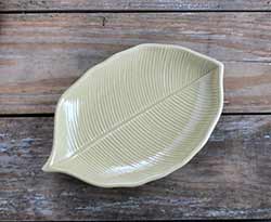Leaf-Shaped Plate - Vanilla