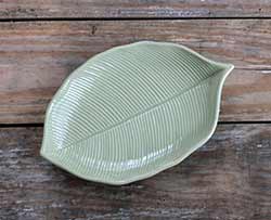 Leaf-Shaped Plate - Sage Green
