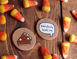 Everybody Loves Me with Pumpkin Pie Magnets (Set of 2)