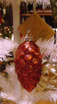Pinecone Glass Ornament - Red